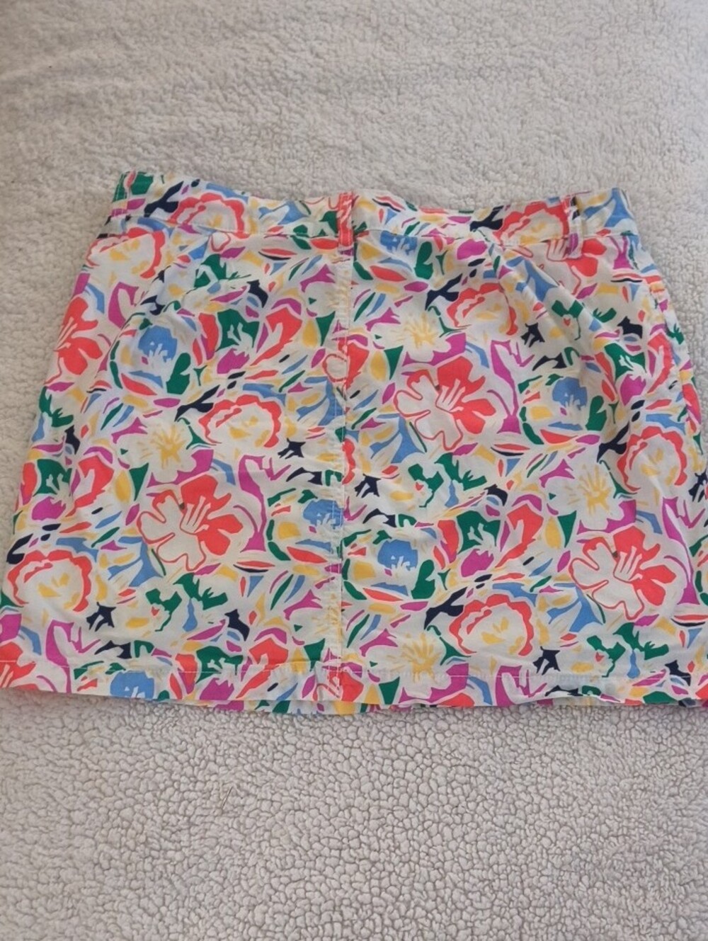 St. John's Bay Floral Skort White with Pink, Yellow & Blue With Pockets - Picture 3 of 5
